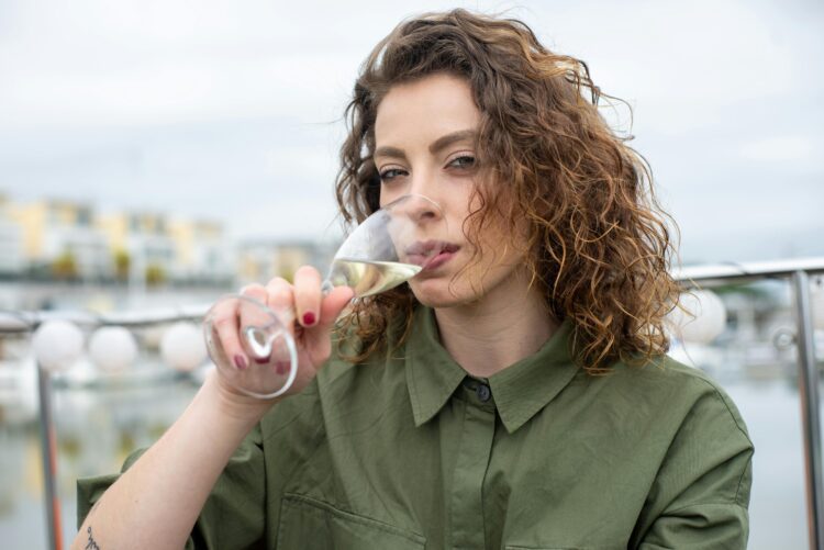 Neexistuje bezpečná dávka alkoholu v tehotenstve, tvrdia odborníci. ILUSTRAČNÉ FOTO: Pexels