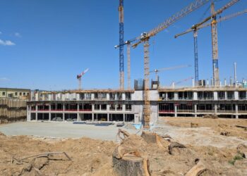 Nemocnica v Prešove už má niekoľko nadzemných podlaží. Foto: Robo Hakl, aktuality.sk