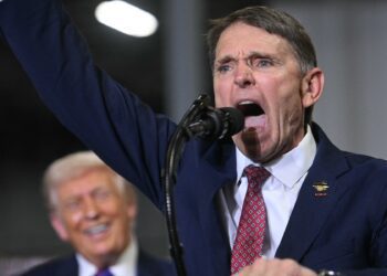 Ed Gallrein, vítěz republikánských primárek v Kentucky podpořený americkým prezidentem Donaldem Trumpem. Zdroj: Jim WATSON / AFP / AFP / Profimedia