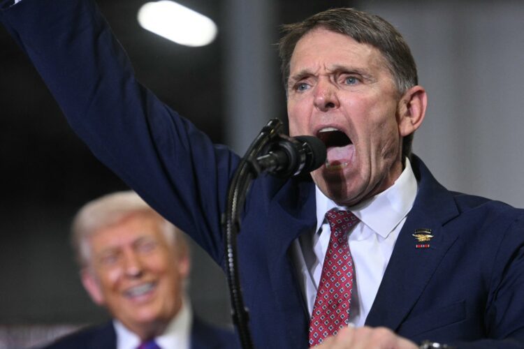 Ed Gallrein, vítěz republikánských primárek v Kentucky podpořený americkým prezidentem Donaldem Trumpem. Zdroj: Jim WATSON / AFP / AFP / Profimedia