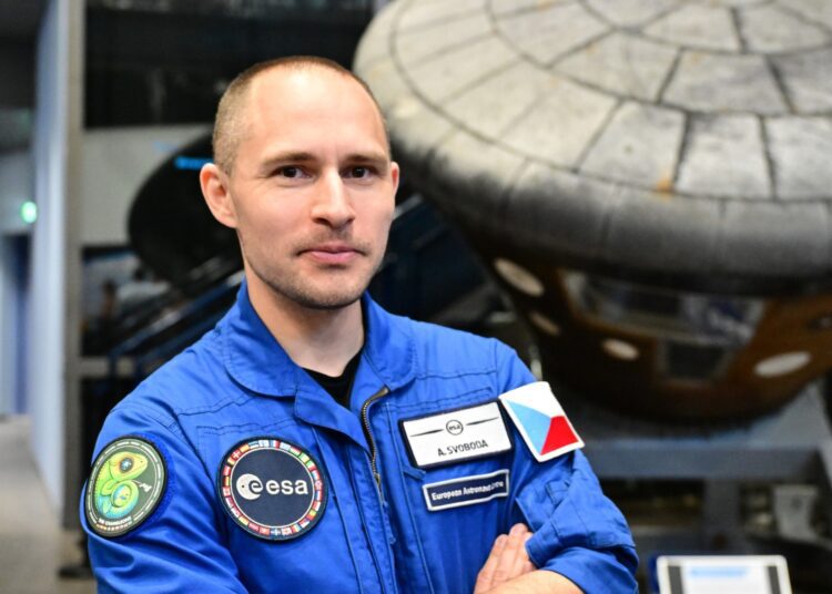 Armádní pilot a člen záložního týmu astronautů Aleš Svoboda v Evropském středisku pro výzkum a technologie vesmíru (ESTEC), které je největším zařízením Evropské kosmické agentury (ESA), 22. dubna 2026, Noordwijk, Nizozemsko.,Image: 1097101158, License: Rights-managed, Restrictions: , Model Release: no , Credit line: ČTK / Šálek Václav