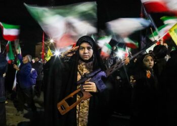 Íránští stoupenci vlády se účastní demonstrace 3. dubna 2026. Foto:   Iranian Supreme Leader'S Office / Zuma Press / Profimedia