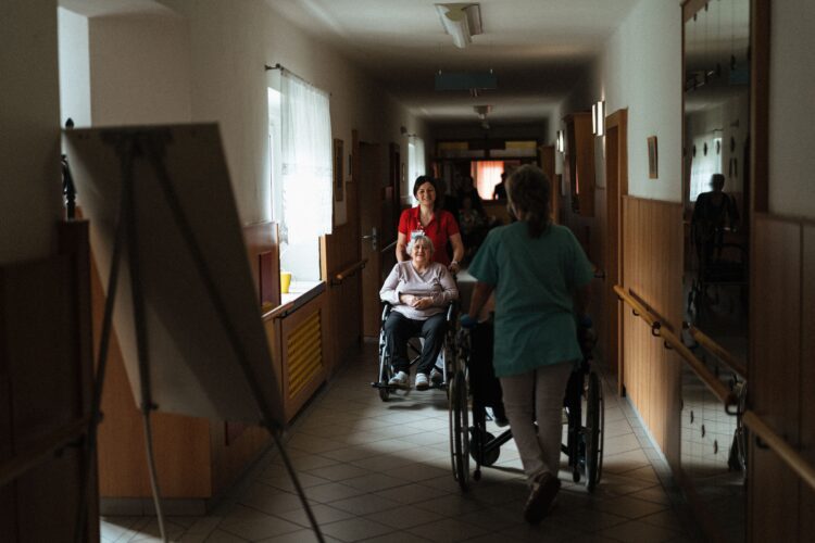 Konkurencia v zdravotnej starostlivosti sa na Slovensku môže znížiť, čo ohrozuje kvalitu zdravotníctva. Ilustračné foto: Pexels - Jsme Mila